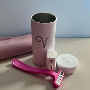 Shave With V Razor Set in Pink - Unisex